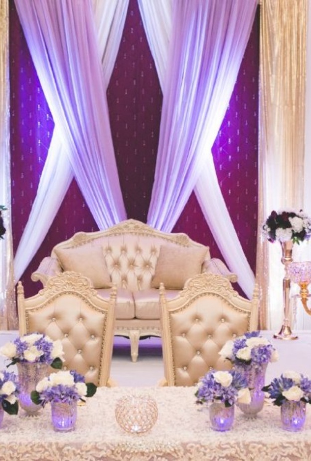 _اعتمدي اللون البنفسجي في ديكورات طاولات الزفاف و ادوات الطعام