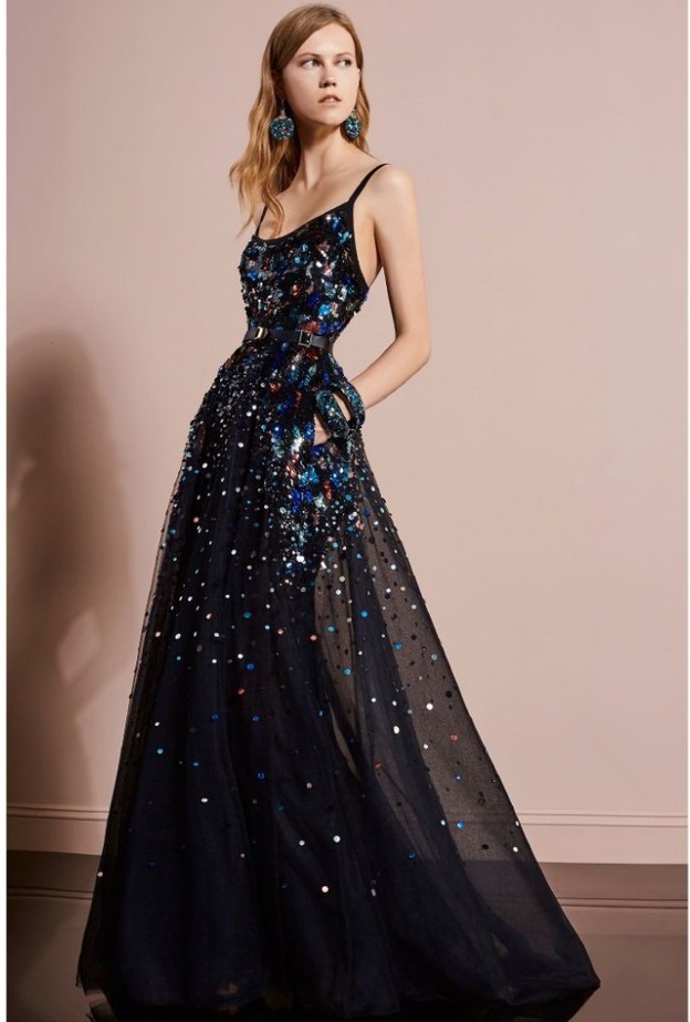 فساتين خطوبة كروز 2018 من تصميم ايلي صعب لاطلالة مرحة و حيوية