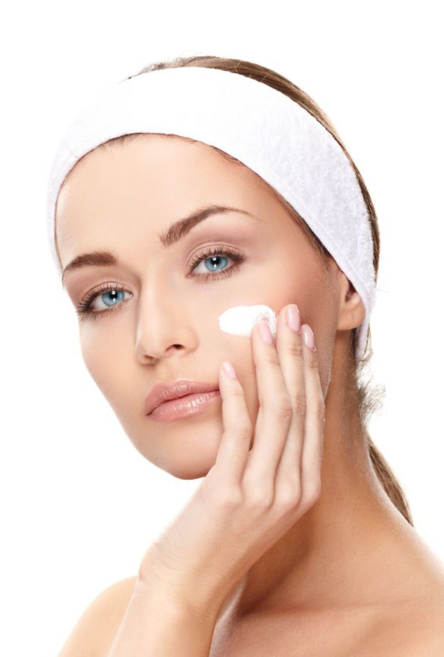 إذا كنت من صاحبات البشرة الجافة، جربي ماسك التفاخ