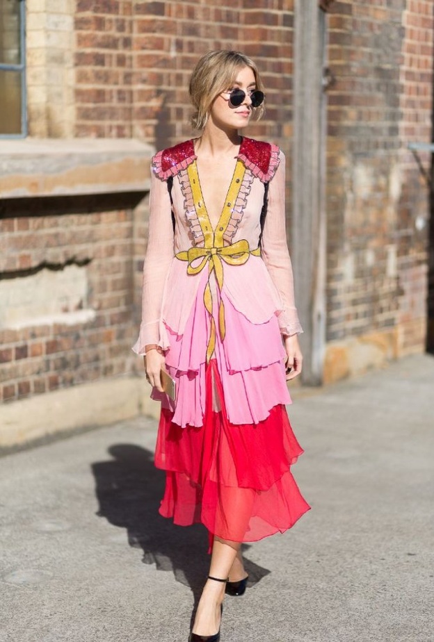 Roland Mouret فستان سهرة ناعمة باللون الزهري من