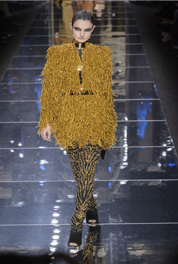 ازياء الخريف 2017‏ مع الشراشيب الملونة على الفستان من Marchesa 