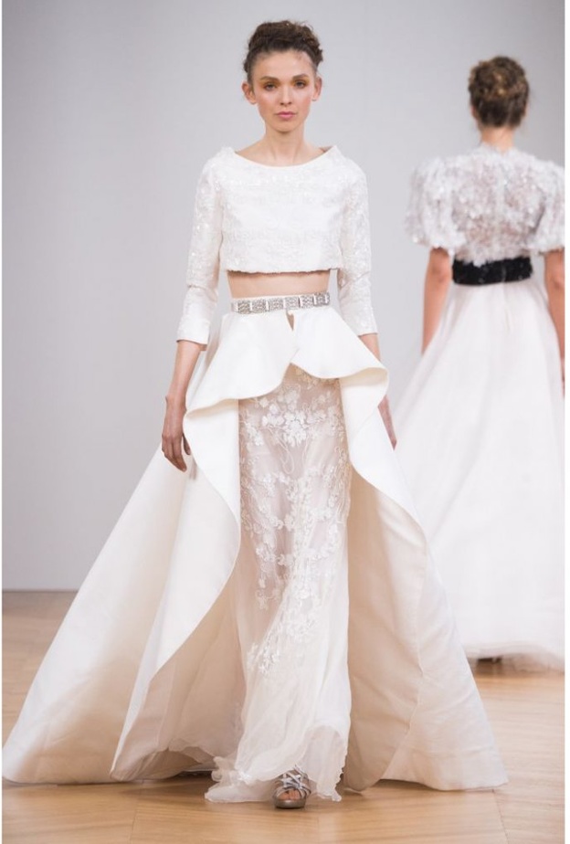 اطلالة تخطف الانظار باللون الابيض للعروس من مجموعة داني اطرش