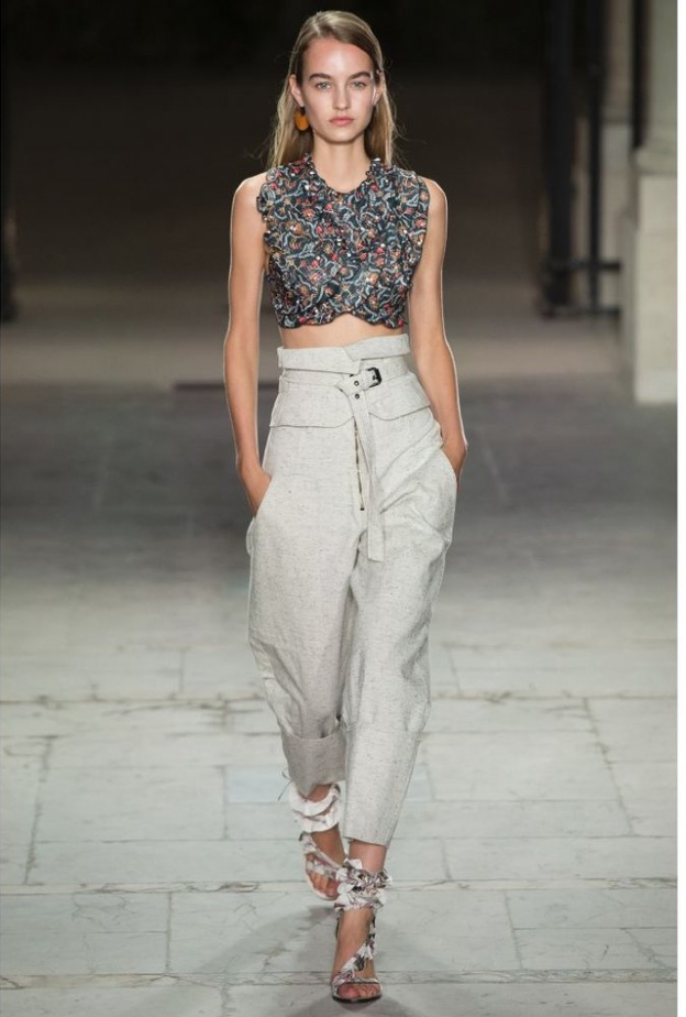 توبات مشرقة بقصة الكروب توب مع التنانير الطويلة من توري بورش Tory Burch