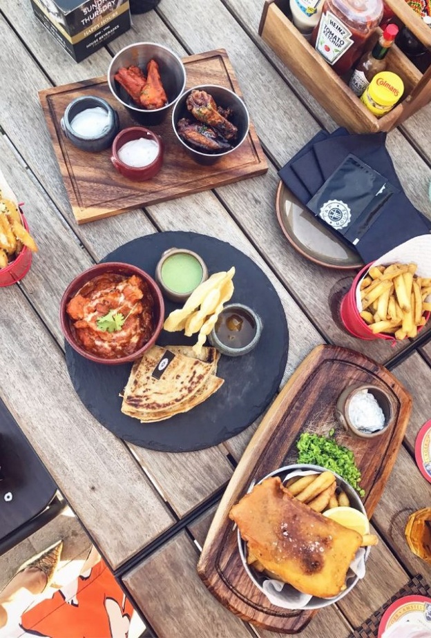 البرنش في مطعم The Tap House