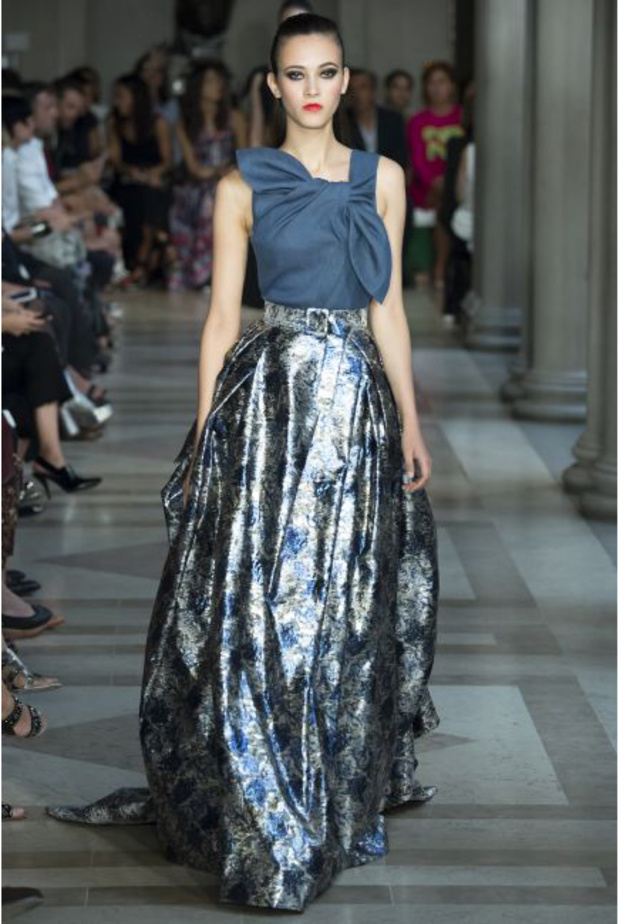 التنانير الماكسي المتطايرة مع التول