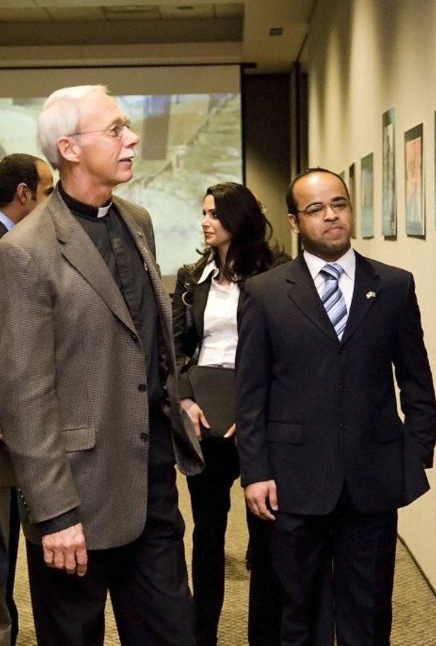 الدكتور محمد العيسى يدعم المبتعثين في امريكا