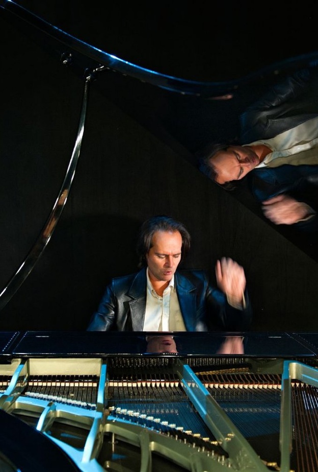 لعازف Gergely Bogany