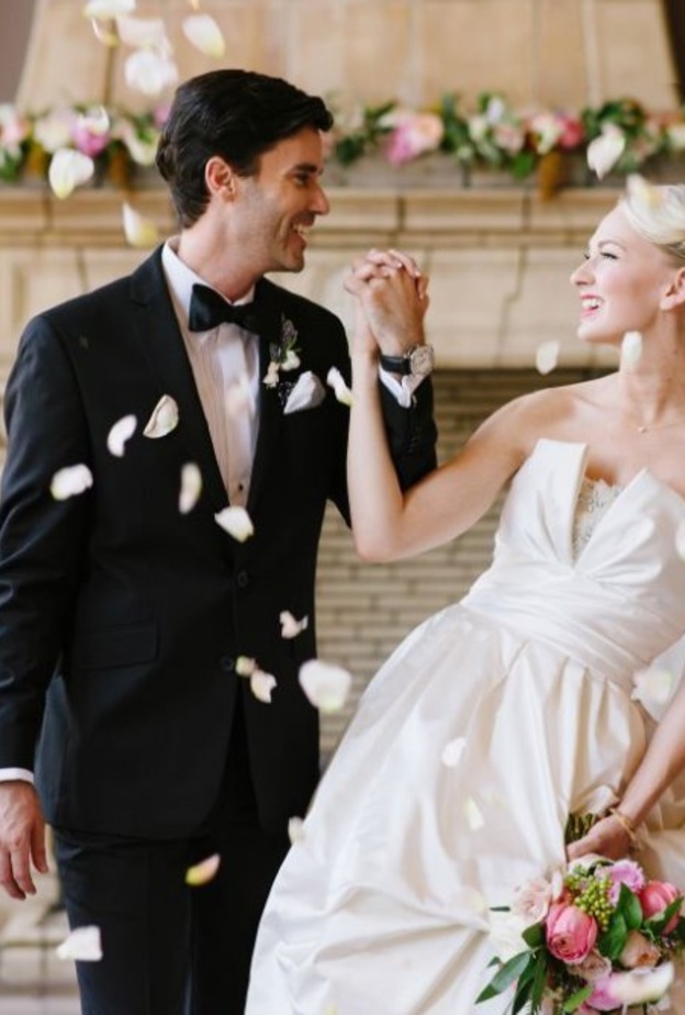 بعض الصور المميزة لإعلان زواجكما تضيف التجدد و الحيوية