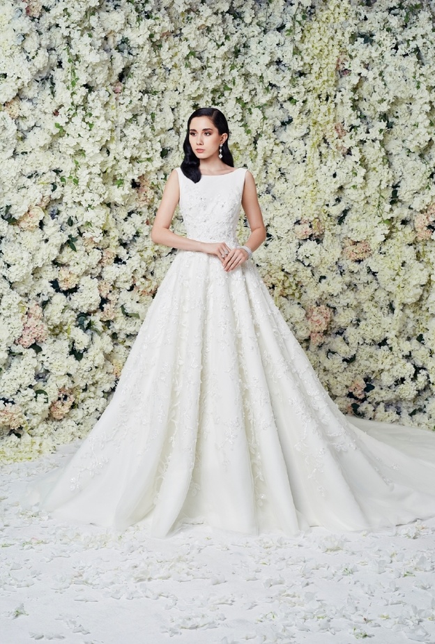 نعومة فستان الزفاف للمصمم رامي العلي