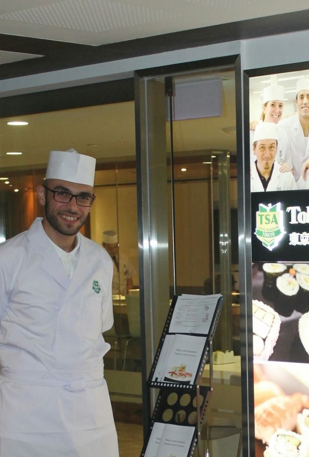 بعد الحصول على شهادة أكاديمية طوكيو.