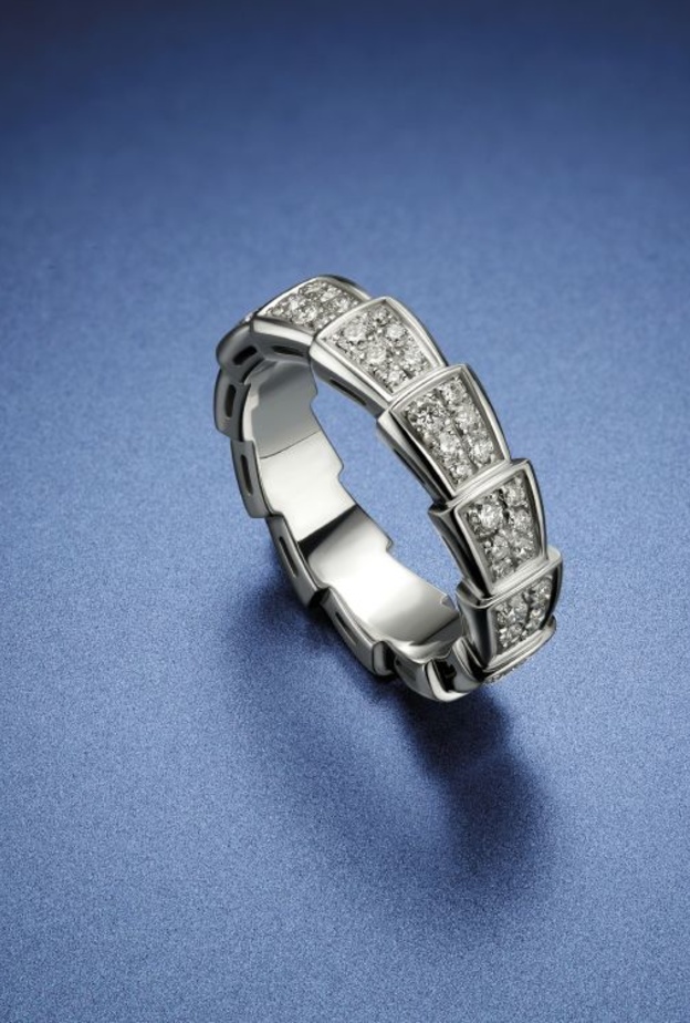 خاتم Serpenti Viper من Bvlgari.. إحتفاء مذهل بثنائية المشاعر والعواطف