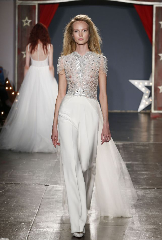 من مجموعة جيني باكهام فستان عرس