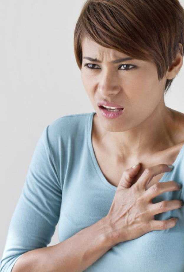 الذبحة الصدرية تسبب ألم في الصدر.