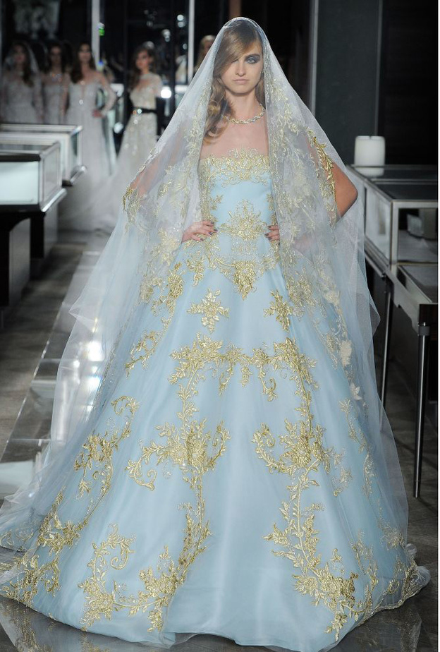 فستان عرس من زهير مراد من التول الشفاف