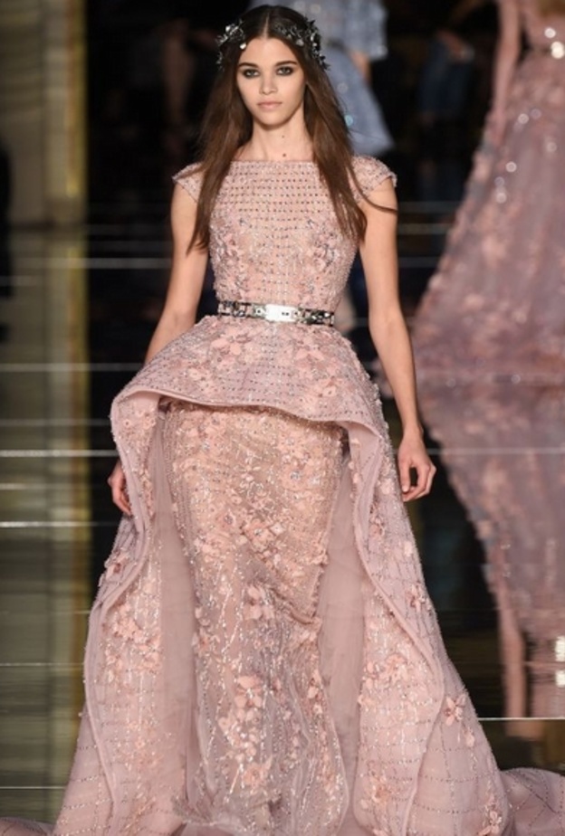 فستان خطوبة من الدانتيل من مجموعة زهير مراد لصيف 2016