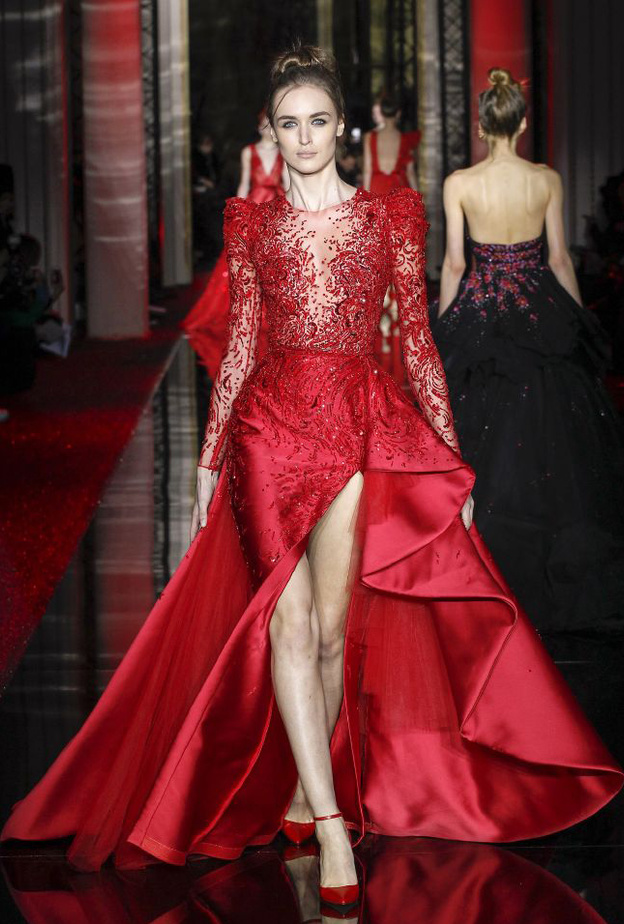 فستان من مجموعة رالف أند روسو