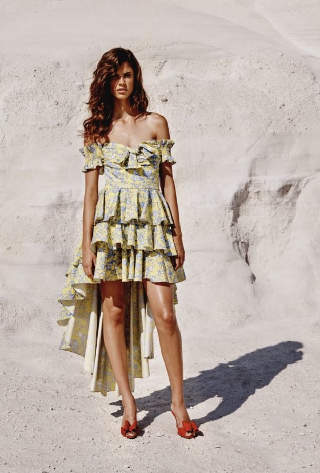 فستان من مجموعة كارولين كونستاس