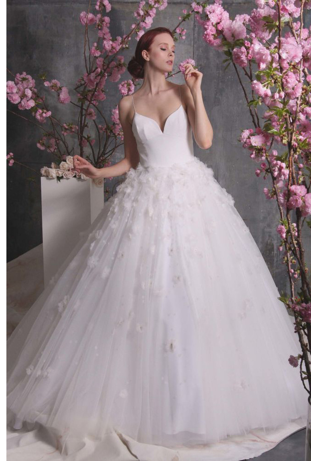 من ماركيزا فستان عرس انيق