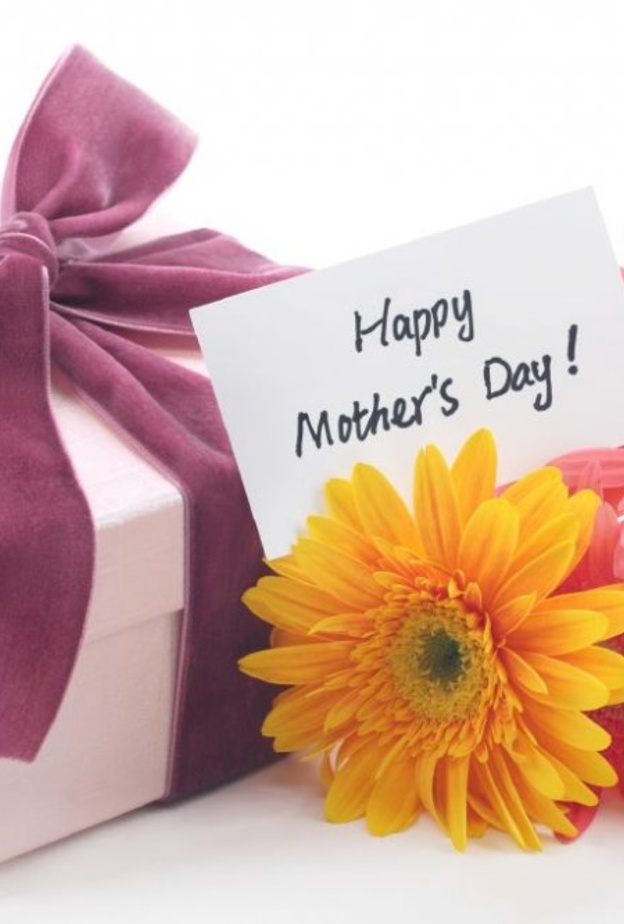 في يوم الأم ماذا اهدت السعوديات والداتهن