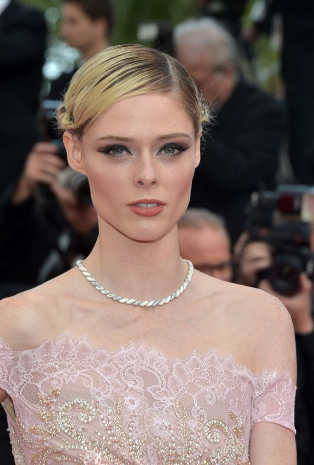 مكياج كوكو روشا بلمسات YSL BEAUTE في مهرجان كان السينمائي 2017