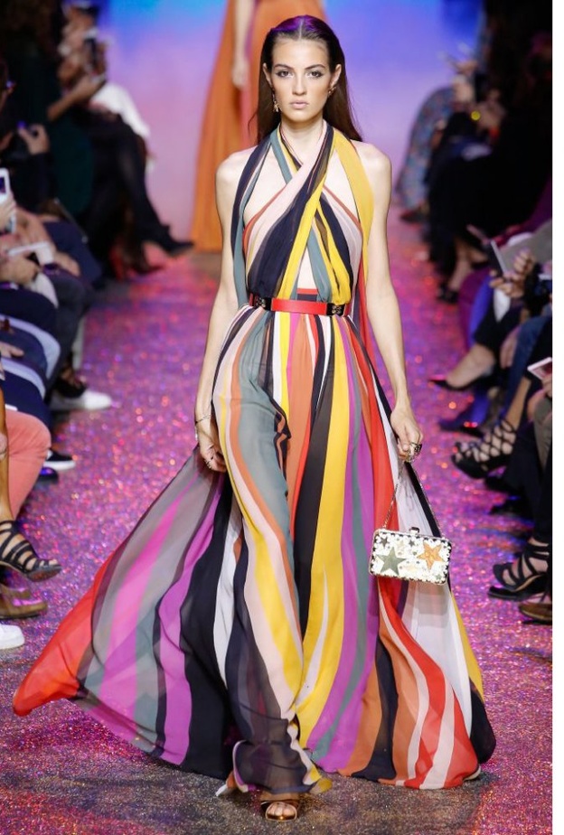 ملابس لشهر العسل بإطلالة حيوية و مليئة بالألوان من دار ايلي صعب