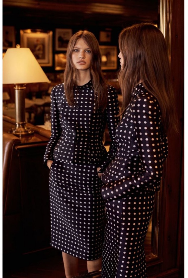 فستان ناعم وأنيق بلون واحد من دار سيلين