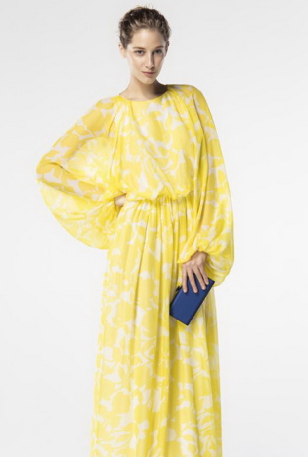 تصاميم مرحة وكلاسيكية من Carolina Herrera لربيع 2016