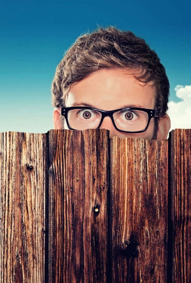 يصعب على اي كان اخفاء الخيانة عن مولود الجوزاء لانه شخص فضولي