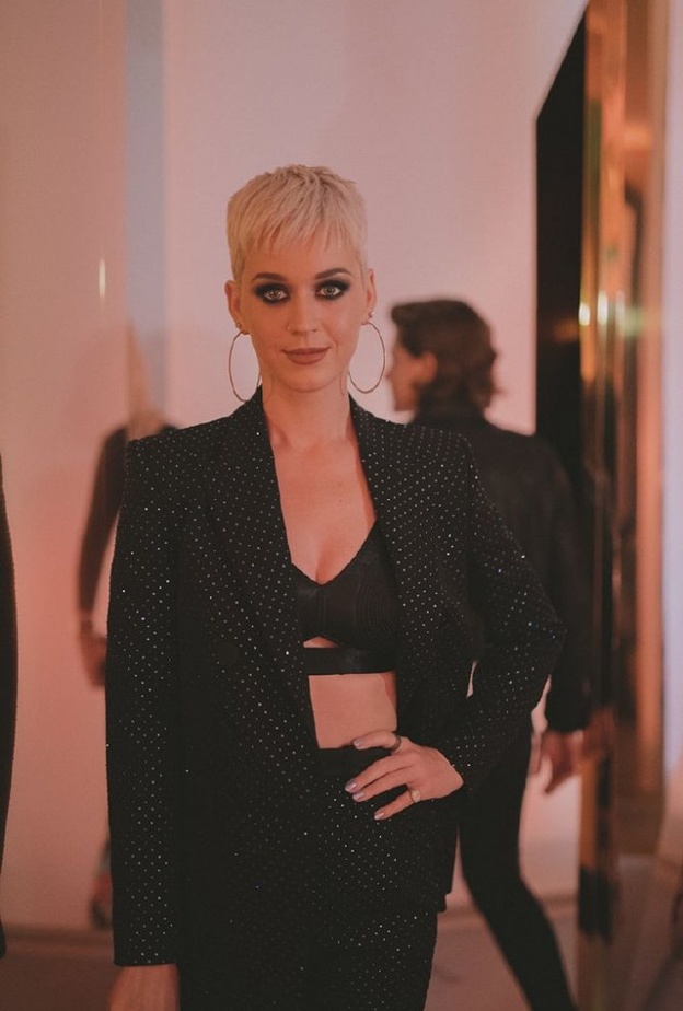 CELEBRITIES_AMBIANCE