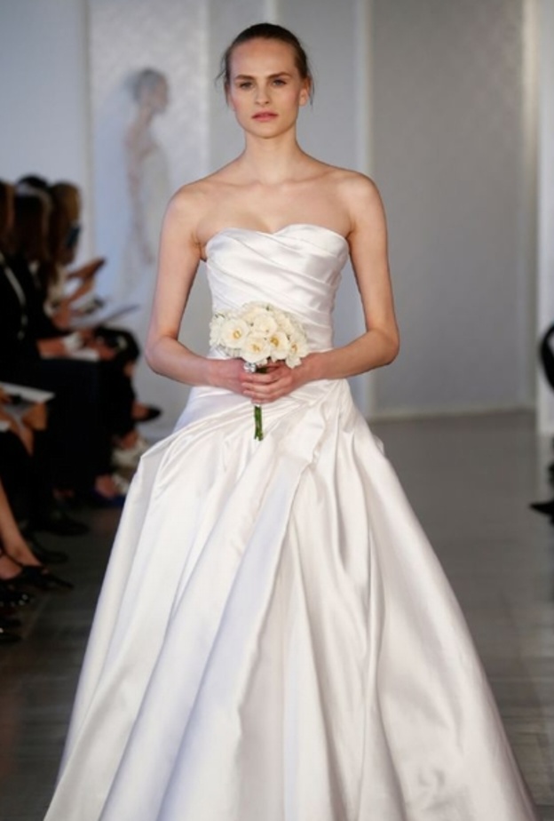 الأنوثة تكتمل في مجموعة أعراس أوسكار دي لا رينتا الجديدة!