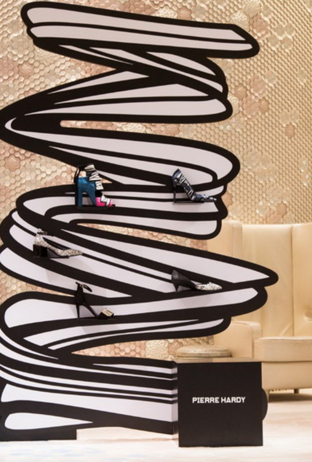 تصاميم عصرية لـ Pierre Hardy في ليفيل ملتقى الأحذية