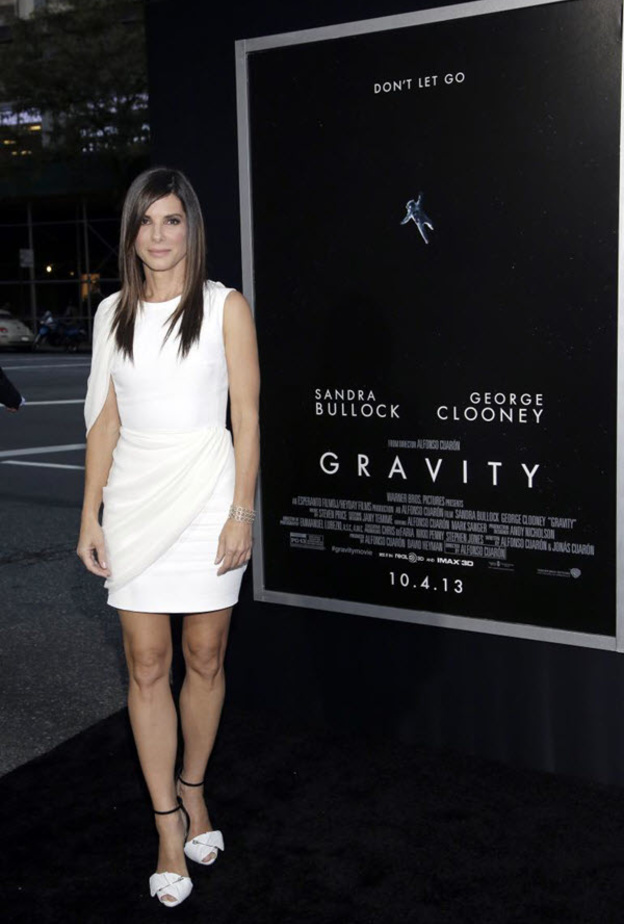 لياقةٌ عالية وجسد ممشوق حتى في سن الخمسين