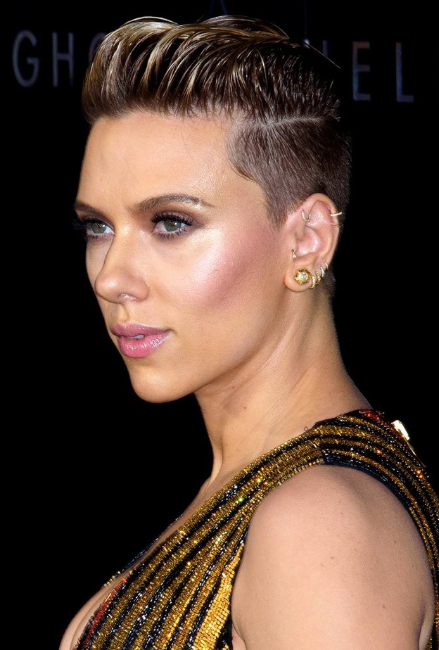 سكارليت جوهانسن بدت مذهلة