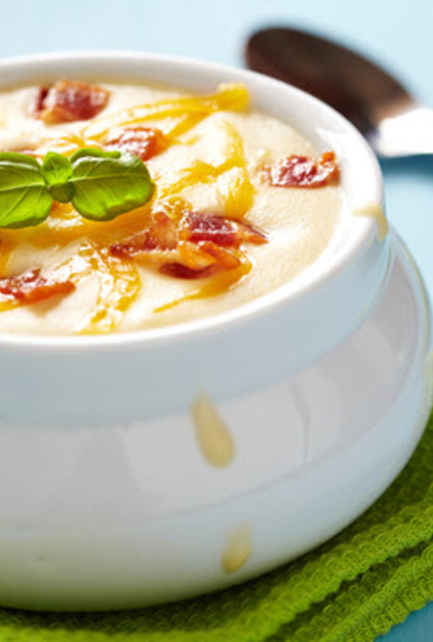 ما رأيك بالجبن فوق طبق الشوربة هذا؟ شهي جداً