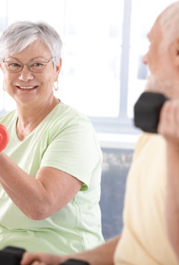 تأمين العناية الصحية لكبار السن: واجبٌ وحاجة