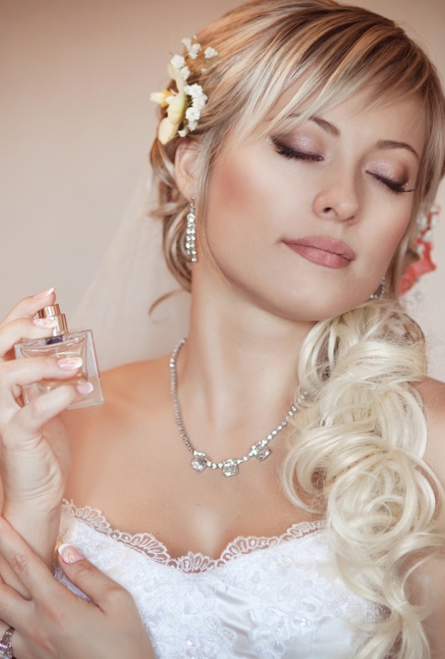 أجمل أربعة عطور لعروس الصيف