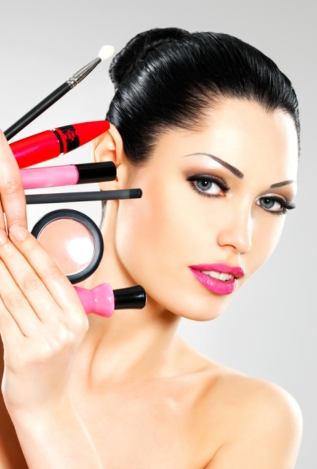 الماسكارا من اساسيات المكياج