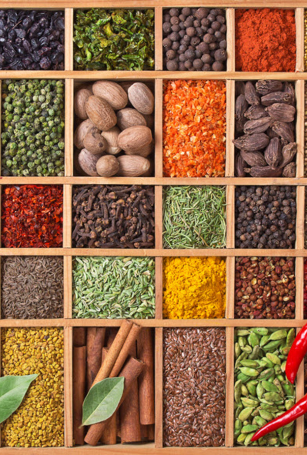 تتعدد أنواع التوابل لكنها كلها تحمل معنى واحداً: النكهة المميزة