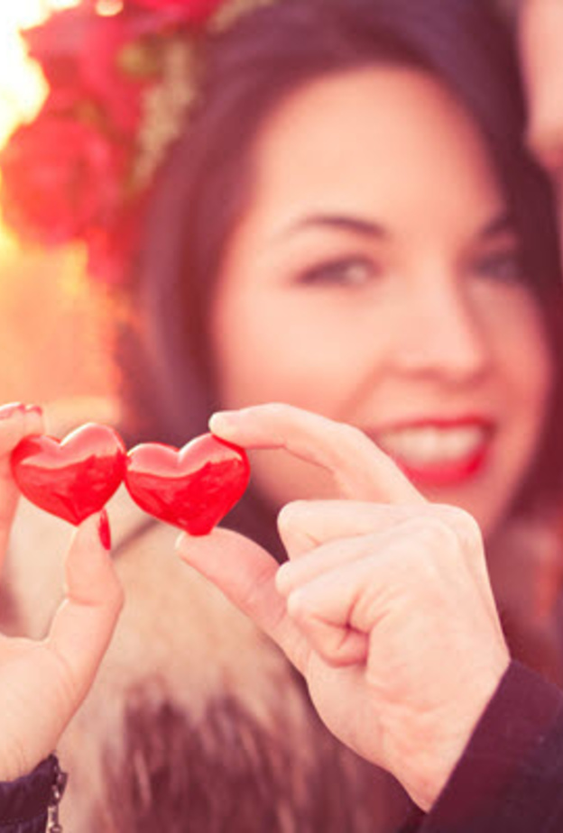 ليكن احتفالكما مميزاً هذا العام