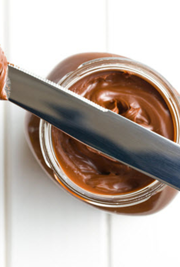 تتميز نوتيلا بسهولة دهنها من خلال فتحة مرطبانها الواسعة