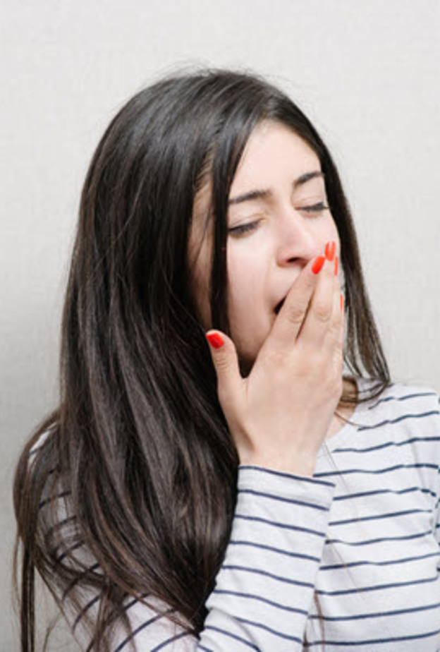 المرأة تتثاءب أكثر من الرجل