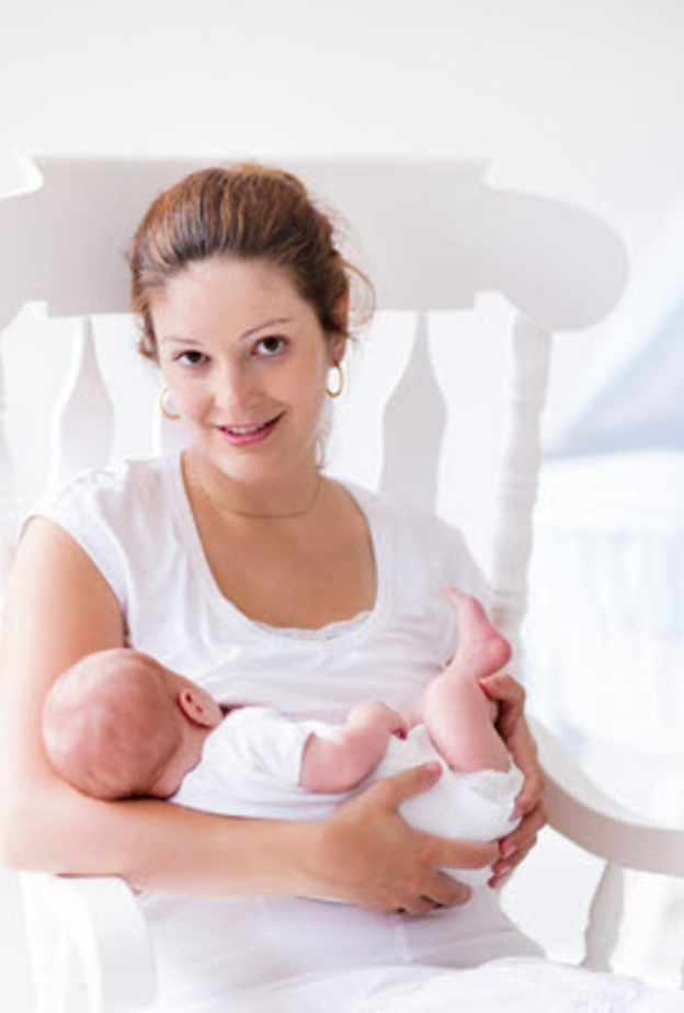 خطواتٌ لإتمام الرضاعة الطبيعية للأم الجديدة