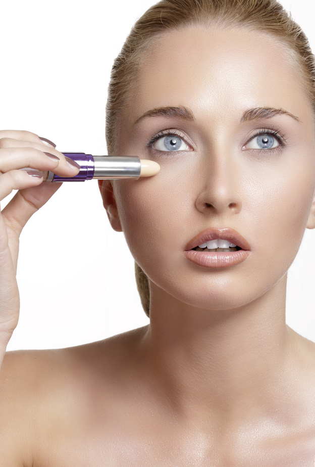 اختاري مصحح لون البشرة الانسب لبشرتك