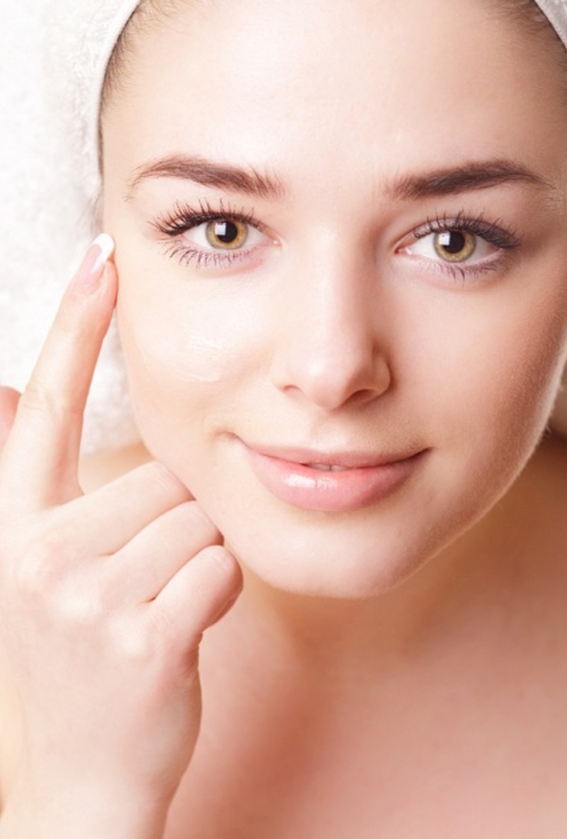 استخدمي ماسك الزبادي مع الموز للتخلص من ارهاق البشرة