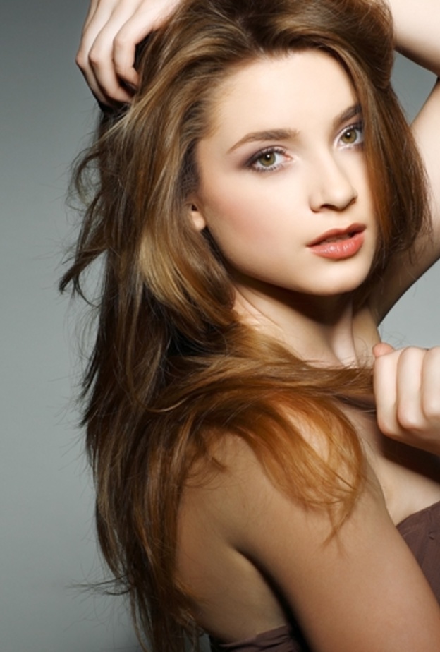 الشعر الجاف يتطلب عناية خاصة في الصيف