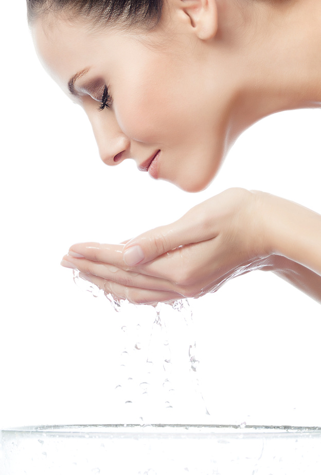 غسول الوجه بخلطات طبيعية للبشرة المتعبة