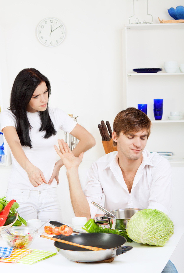 طلبت الطلاق لأن زوجها لا يتناول الحمص بالشوكة!!