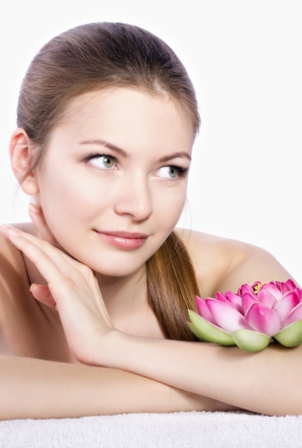 استخدمي الخلطات الطبيعية لتفتيح الجسم