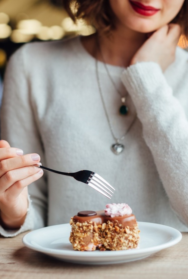 التحكم في نسبة استهلاك السكر و الاقلاع عن تناوله يساعدان في تحسين المزاج