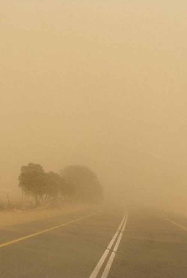 الأرصاد السعودية حذرت من التراب والغبار على عدد من مناطق المملكة